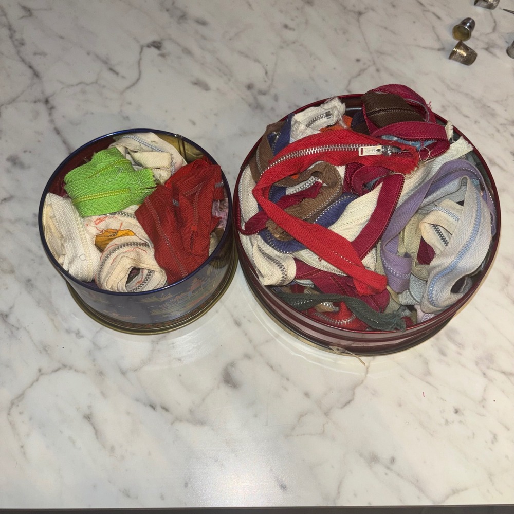 Vintage Mixed Zipper Lot Assorted Colors Metal Nylon with 2 Decorative Tins